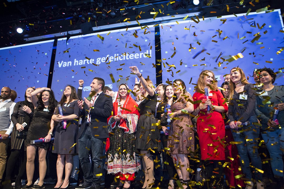 NOBCO's tweet photo. Boek een eenmalige sessie bij een coach voor een symbolisch bedrag van € 15 en 'Kom naar de Coachdag' op 28 september. De volledige opbrengst gaat naar het goede doel: @UAFnl, zij ondersteunen hoogopgeleide vluchtelingen bij studie en werk. https://t.co/rEllZbt0Xb https://t.co/a0SU3vnDRG