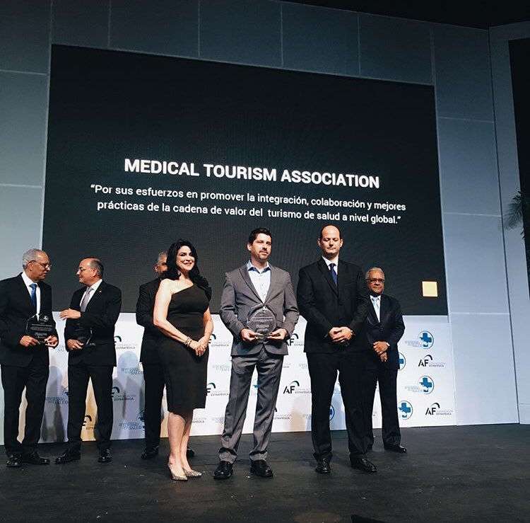 AF Comunicación (@afcomunicacion) on Twitter photo Entrega de reconocimientos a:
<a href="/popularenlinea/">Banco Popular</a> <a href="/hospitalhoms/">Hospital HOMS</a> #medicaltourism ¡Muchas felicidades! #congresoturismosaludbienestar2018 #Networking #Negocios #B2B #Turismo #salud #saludybienestar #congreso #bienestar #AFComunicacionEstrategica #afcomunicacion #AFCE #AFEventos Entrega de reconocimientos a:
<a href="/popularenlinea/">Banco Popular</a> <a href="/hospitalhoms/">Hospital HOMS</a> #medicaltourism ¡Muchas felicidades! #congresoturismosaludbienestar2018 #Networking #Negocios #B2B #Turismo #salud #saludybienestar #congreso #bienestar #AFComunicacionEstrategica #afcomunicacion #AFCE #AFEventos