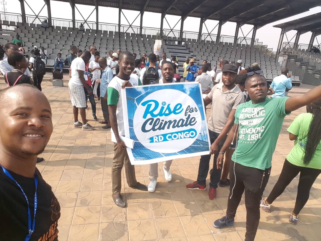 UyondukaPercy's tweet photo. Une journée très riche d'appui à la lutte contre le réchauffement planétaire la #RDC bien présentée par @Hlcasbl #MJERDC pour le #RiseForClimate @LezIdees @AndreMoliro @jdeen304 @greenpeacefr https://t.co/ab3xHOwDuC