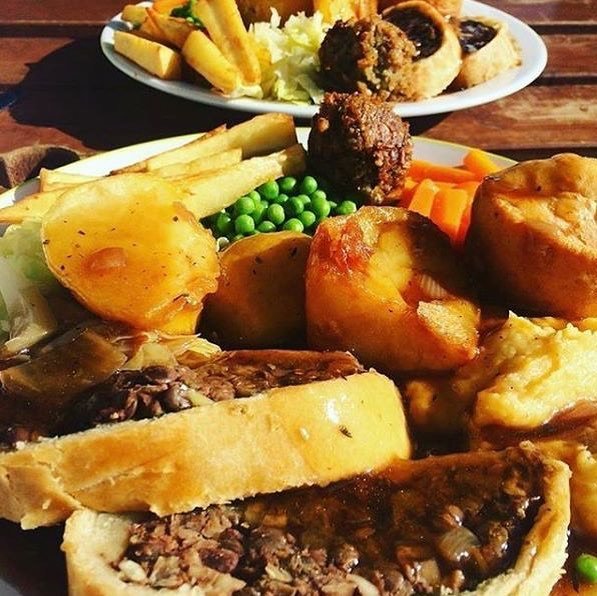 Serving up a hearty and wholesome vegan Sunday roast at Loving Hut the Level Brighton tomorrow and every Sunday throughout September😍😋🌱✌️Opening hours: 11am-6:30pm. Come hungry 😉 ift.tt/2NWPabT