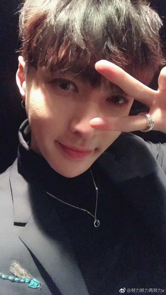 Layzhang90's tweet photo. Good Night.... https://t.co/B76K715Nm7