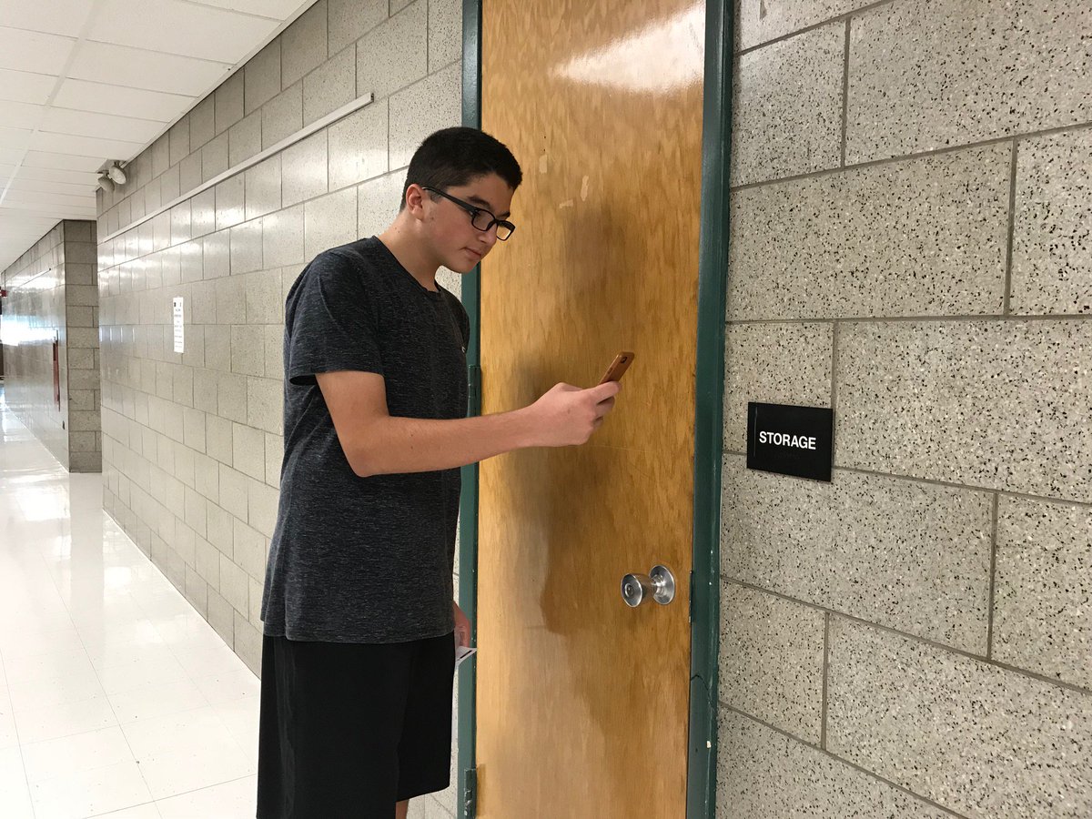 cresskilldesign's tweet photo. Mrs. Grossman's period 1 Web &amp; period 6 Adv. Digital Art classes searching for creative graphic design elements within our school. #2018DigScavengerHunt @CresskillMSHS https://t.co/3XgbQwQzJu