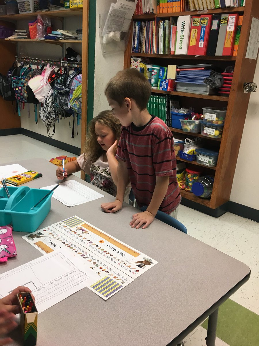 MrsLongobardi's tweet photo. Unprompted peer tutoring already! We’re off to a great start! ❤️ #peerhelp @ChathamCSD https://t.co/U00ltl7Ill
