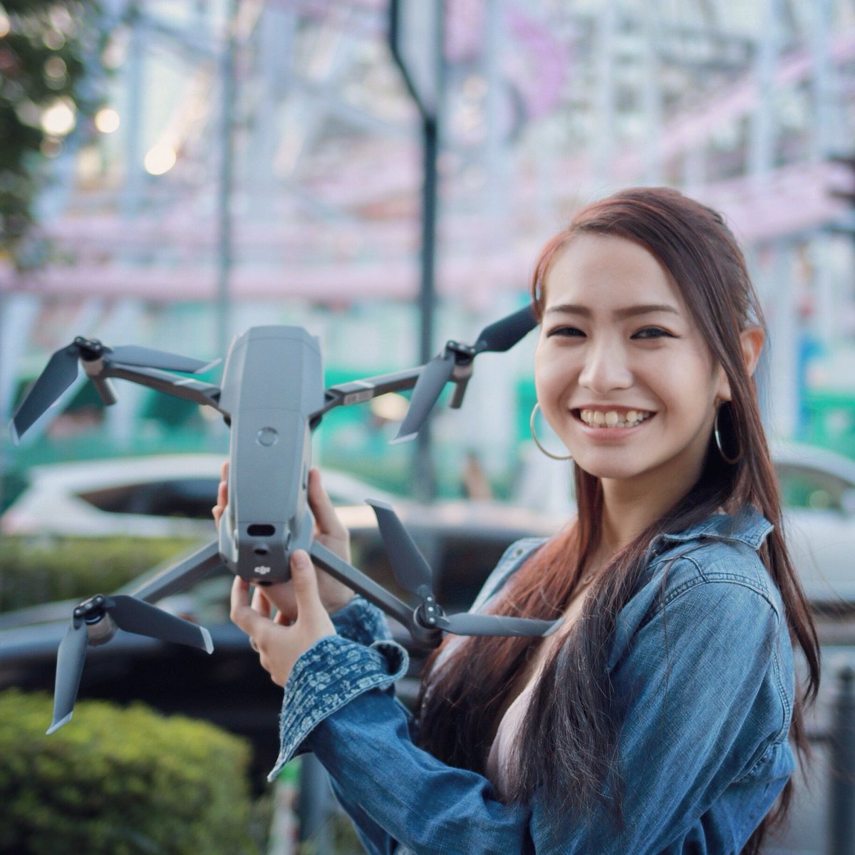 solaco_drone's tweet photo. バンダイからハンドジェスチャーで操作する球体のトイドローン「エアロノヴァ」が発表されましたね❤︎

大きさは13センチで5カ所のセンサーに手をかざす事で様々トリックが決められるそうですよ😉

イメージは空中浮遊するハイテクなヨーヨーといった感じでしょうか💡 https://t.co/FoaCqBinDJ