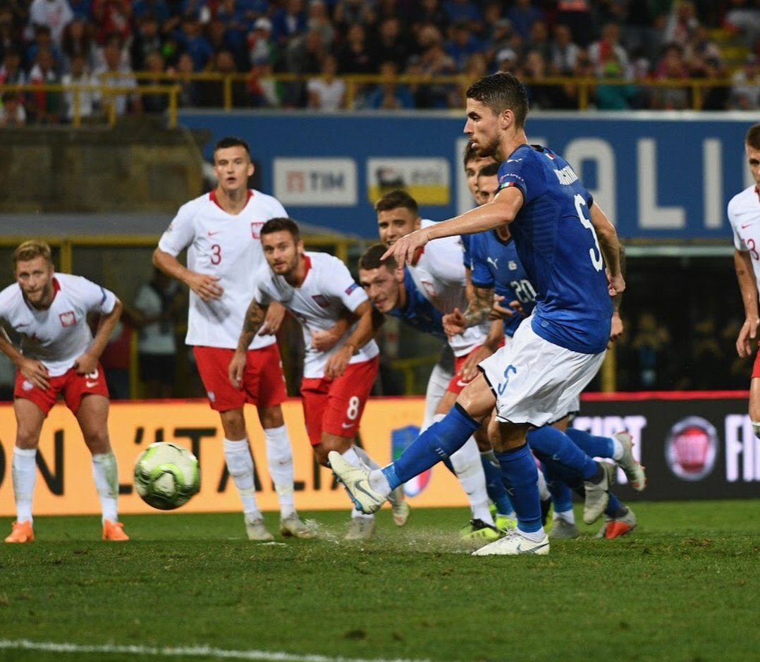 WorldOfCFC's tweet photo. Jorginho in action against Poland yesterday. 

The midfielder also scored his first goal for Italy &amp; it proved to be crucial , as his side battled to 1-1 draw in the Nations League. https://t.co/A3gxUvbgPP