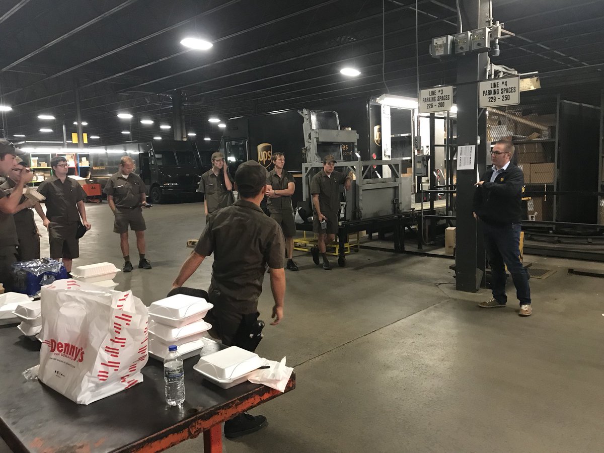 LSafetysquad's tweet photo. 1 Year Anniversary Saturday Ground! #UpsShoutOut to the Landmark Saturday @UPSers for achieving 1️⃣ year crash & injury free! 🍾🥂🎆🎇👏🏽👏🏻👏🏾👏 @HenryMajerus @gchristianson21 @JohnVPeters @Stephanie_Dex @ExperienceUPS @marc_peeler @NaplesSafety https://t.co/9WYbZmmg5S