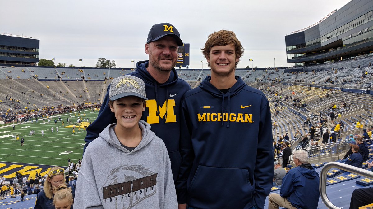 SportingUBBall's tweet photo. #BigHouseLive https://t.co/tErvFriTpj