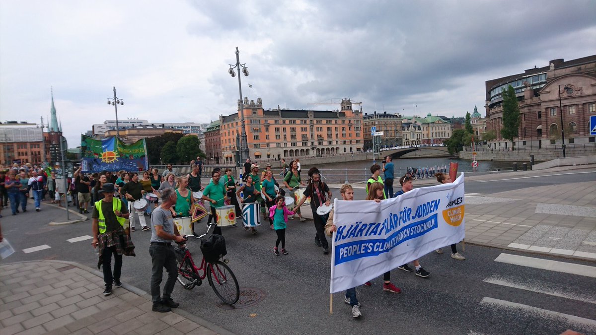conscious_label's tweet photo. #RiseForClimate #val2018⁠ ⁠ #ClimateMarchSE @KlimatSverige https://t.co/o7KqbrSEc9