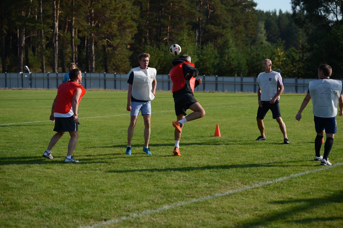 volgaangels's tweet photo. Закончилась деловая часть второго дня саммита #volgaangels. Вечером гостей ждет премия Early Stage Investments Awards и гала-ужин.
https://t.co/5kiyK42WhG https://t.co/o9XdQQZcI0
