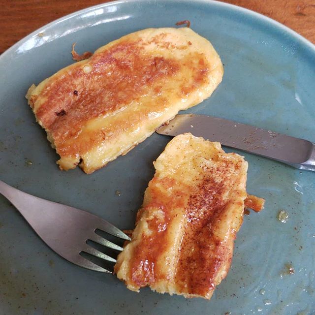 DesignLemming's tweet photo. #breakfast #win another great use for #leftover #hotdogbuns #frenchtoast ...they also make a great #breadpudding https://t.co/GgPmSbvep6 https://t.co/BLcIeIaPwF