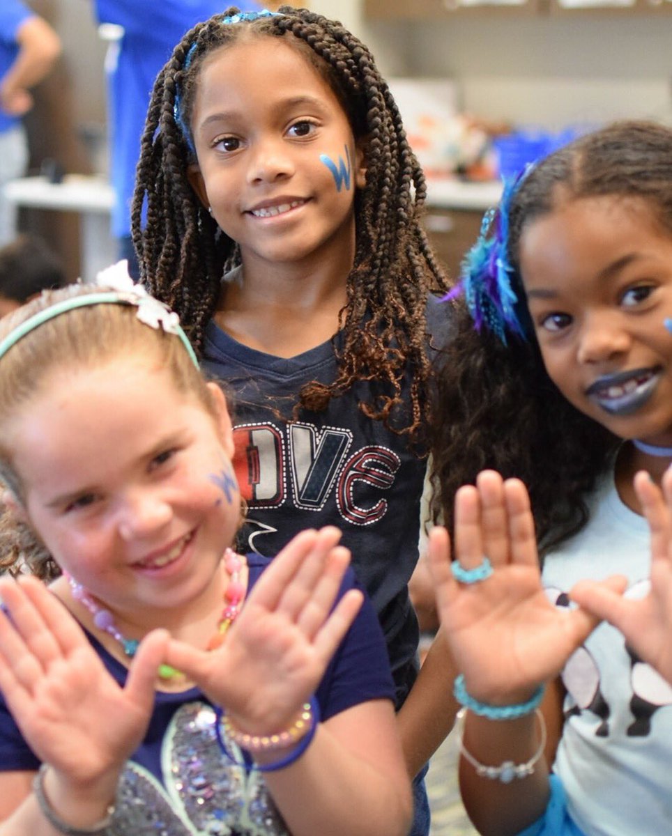 MrsMViana's tweet photo. We are the Willow Grove! We stand for OPTIMISM -We believe wonderful things can and will happen! 💙💙💙 #wearewillow #weareblue #weareoptimistic #wearegroves #rcainspired #HumbleISDJOY #setthestagetoengage #humblejoy @mrronclark_ @kimbearden @brianpeters64 https://t.co/Rpb8maBcdd