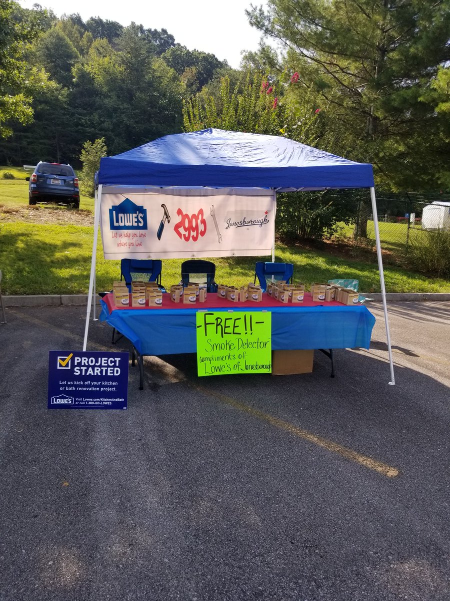 2993Lowes's tweet photo. Store 2993 supporting #PawsInBlue today at Persimmon Ridge Park.  Please come out and enjoy the festivities. @1280Market. https://t.co/blUKsvGLL1