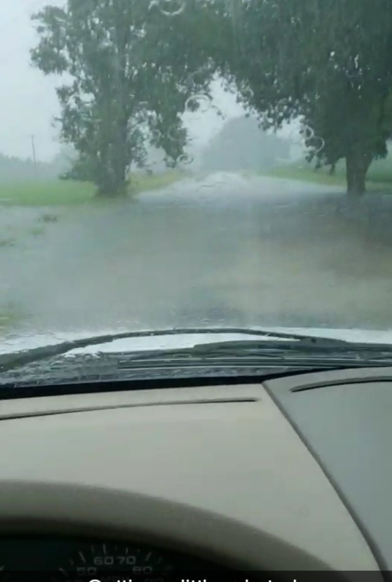 Holy cow!  3.5" since 6:30am...on top of 1.5" from last night and still raining!!  #flooding  #SoILhurricane #ilwx #perrycountywx @JRukavinaWPSD