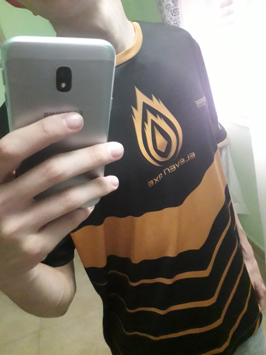 Quiero dar las gracias a <a href="/Eleven_Axe/">elevenaxe</a> por este gran detallazo, uno de los mejores clubes.

Gracias❤