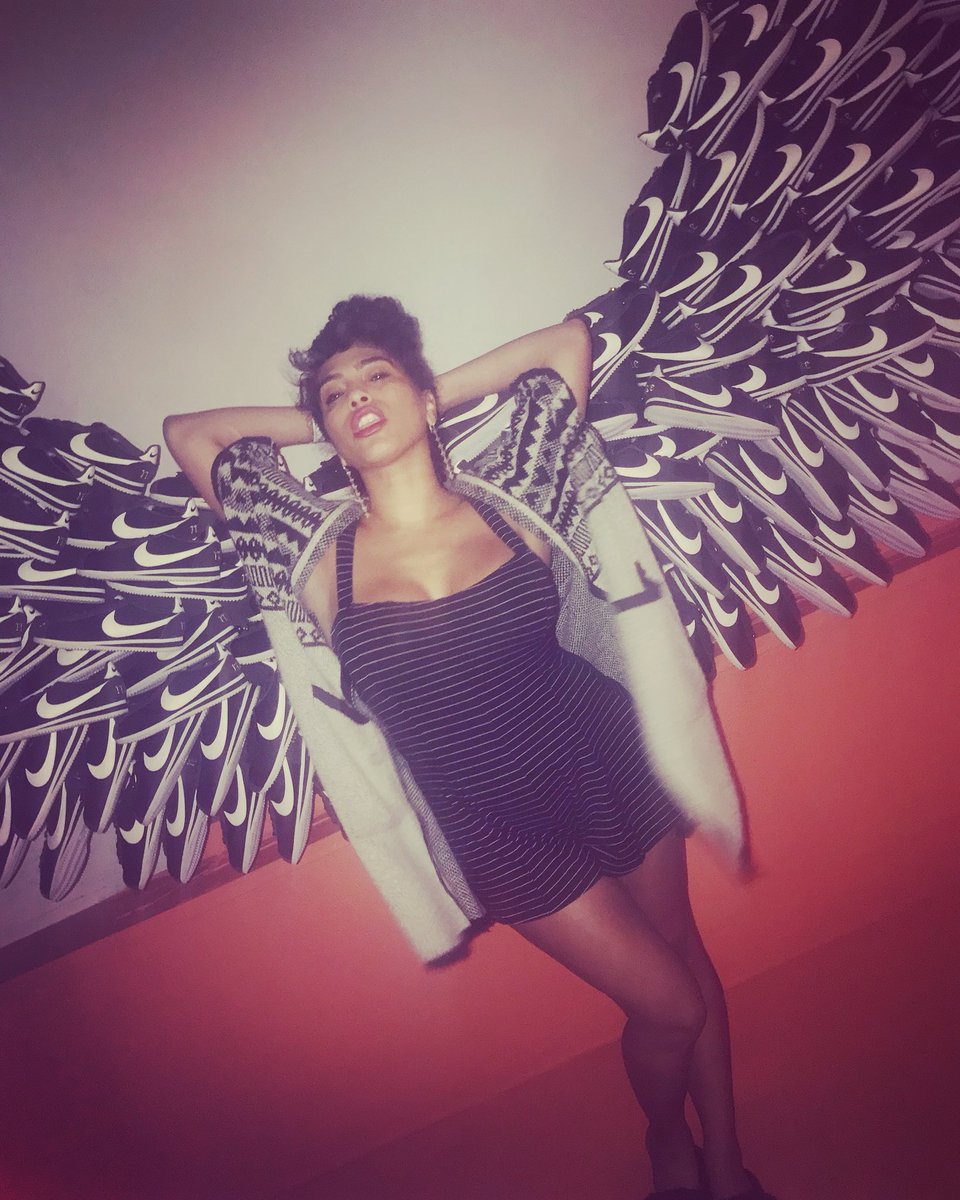 sashbashi's tweet photo. Yo @iamcardib, I got you boo next time you need a shoe. Just throw it.  👟👟👟👟👟#nike #justdoit #colinkaepernick #cardib #nyfw #romper #lfstores #poncho #strikeapose #scenester #sneakers #takeaknee  #fashion #imwithkaepernick #quoteoftheday #shoeangel #modellife #influencer https://t.co/yDlT3jGWPz