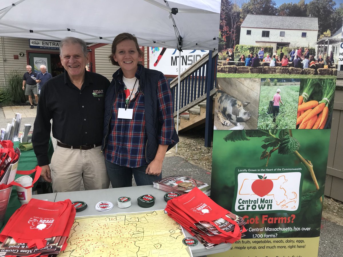 MassDeptAgr's tweet photo. Commission Lebeaux w Mackenzie May @Wachusett Farm Fresh Fest @CentralMaGrown https://t.co/HNLST38XGQ