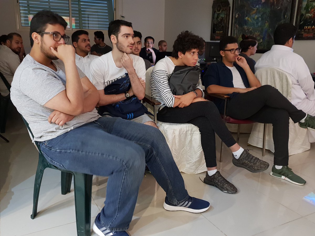 ESportTent's tweet photo. جانب من الجمهور في نهاءيات سوبر سماش 
#KO2018 https://t.co/JMBgytYF1n