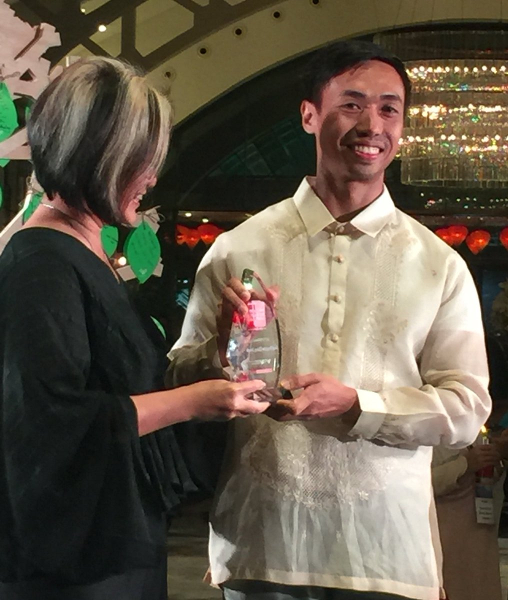 daphneleeml's tweet photo. Joel Jacob's manuscript 'Wing of the Locust' has been named the winner of the Scholastic Asian Book Award 2018. #afccsg #afcc2018 #imagineasia #bookcouncilsg #scholasticasia https://t.co/pyMBKxrm3l