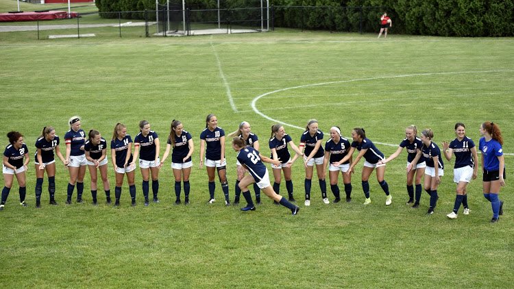 Macyy_21's tweet photo. Missing my high school girls so much!!! ❤️ https://t.co/A7rh0aut5m