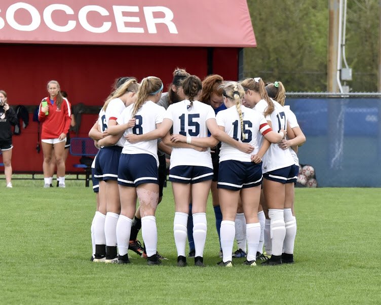 Macyy_21's tweet photo. Missing my high school girls so much!!! ❤️ https://t.co/A7rh0aut5m