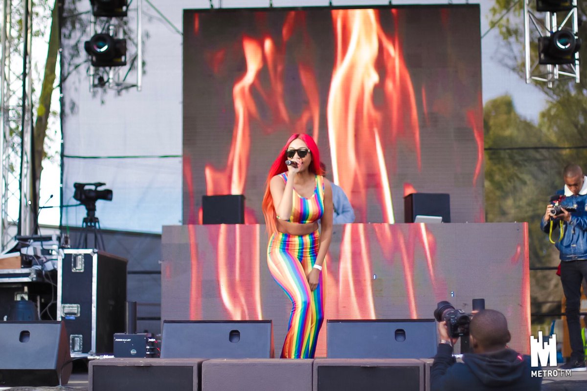 METROFMSA's tweet image. .@Nadia_nakai on stage #SpringJumpOffCookOut