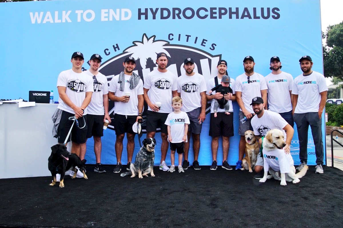 LAKings's tweet photo. The best way to kick off the new season? The LA Kings 5K/10K benefitting the @HydroAssoc 💙 https://t.co/IvnHsasebf