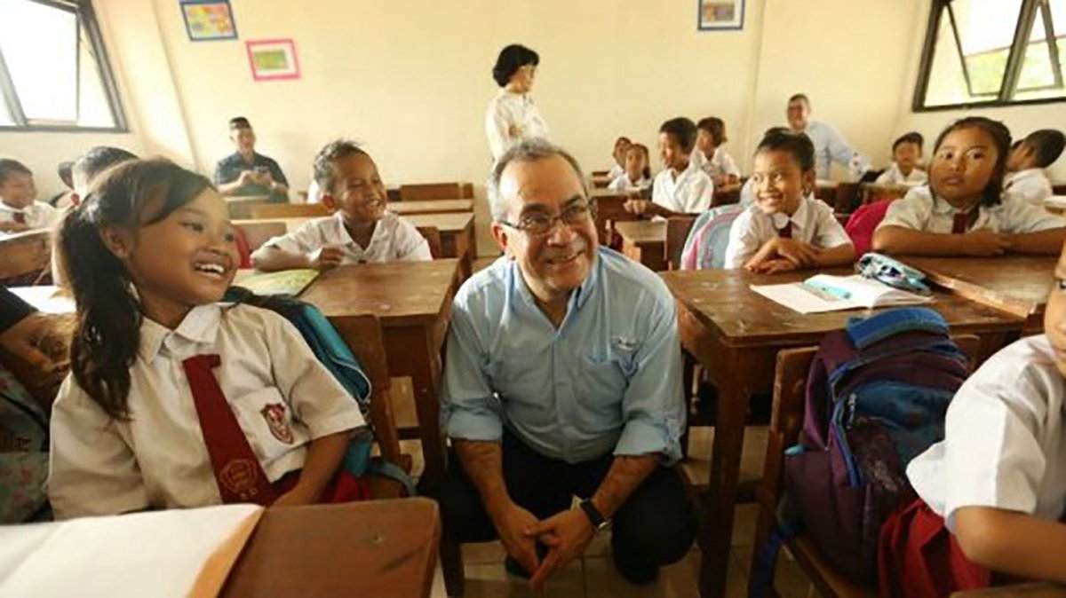 infobae's tweet image. Jaime Saavedra: "Los maestros tienen que dictar clases, pero también asegurarse que los chicos aprendan" infob.ae/2oXjjNz | Por Silvia Mercado