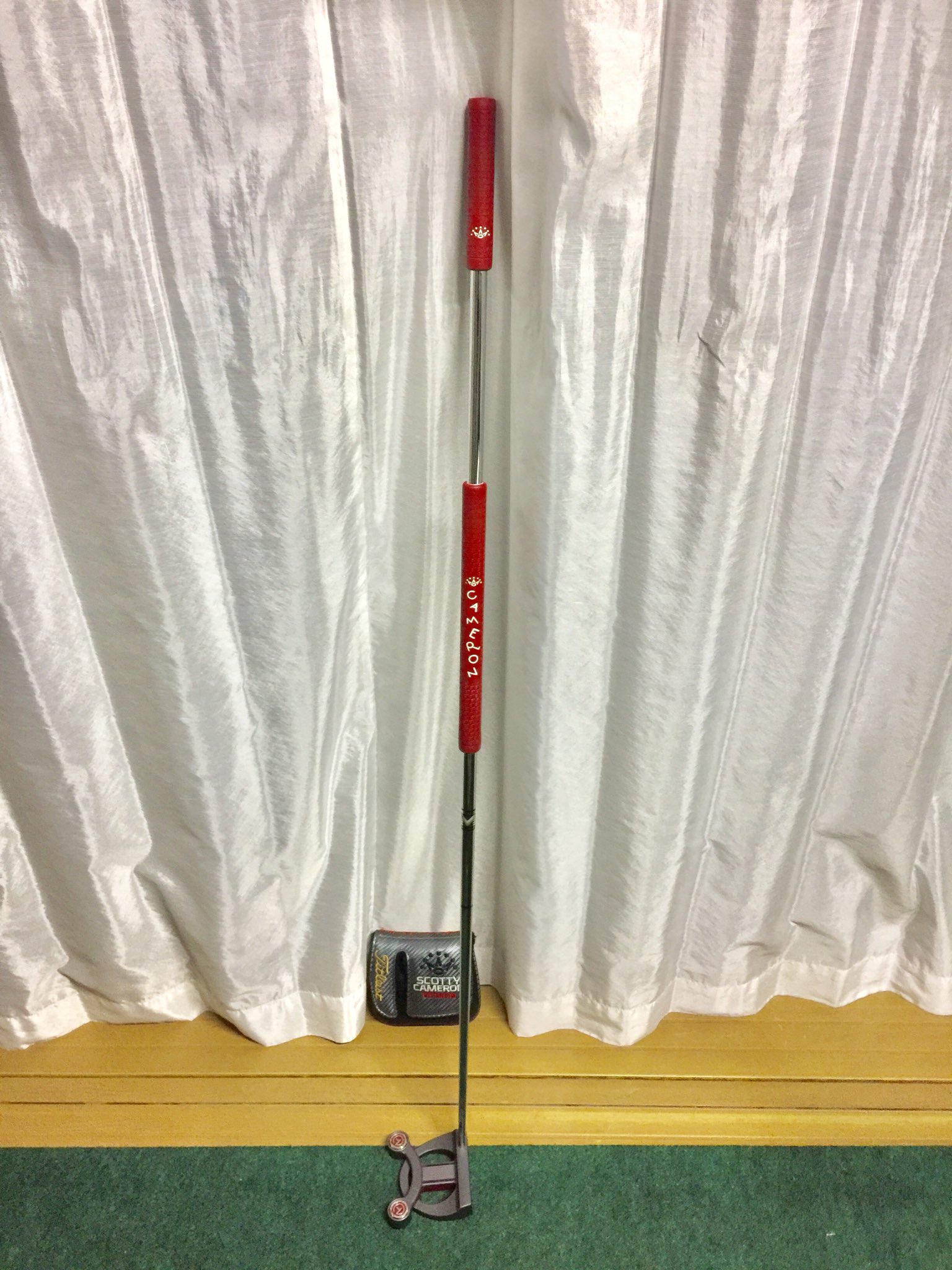 スコッティキャメロンの長尺パターです。