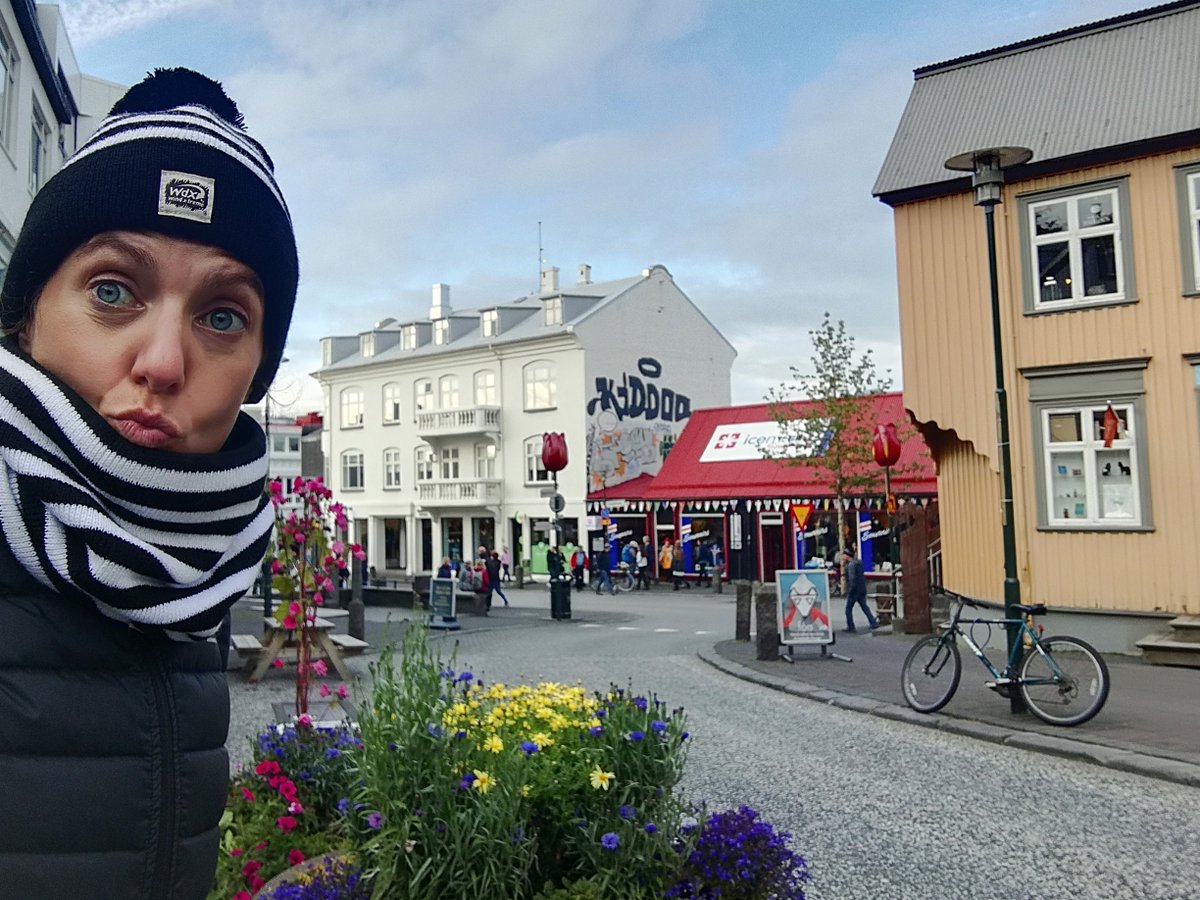 windxtreme's tweet photo. Hoy enviamos mucho ánimo a nuestra amiga Sophie García Bardoll que participa en Islandia en la Ultratrail de Hengill.
¡50 kilometros!💪💪 #sales #rebajas #cinta #headband #coolcap #windxtreme #gorros #cuellos #necks #tubular #summer #trail #beach #sport #cap #visera #wdx https://t.co/3qGgGQDmWL