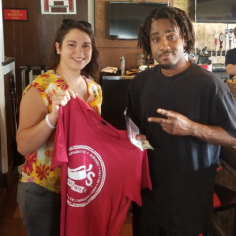 stheriot94's tweet photo. #TheGuestCounts #ChilisLove #ATMM #ChilisNewIberia #BetterInTheBerry https://t.co/41bJE1UMQY
