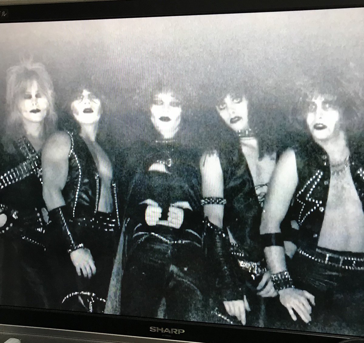 ululumusic's tweet photo. Overkill…ちと笑える😆でもスレイヤーにしたって当時はこんなメイクしてたもんな😂
#NowWatching 
#RatSkates #BornInTheBasement https://t.co/WFJXljGyVr