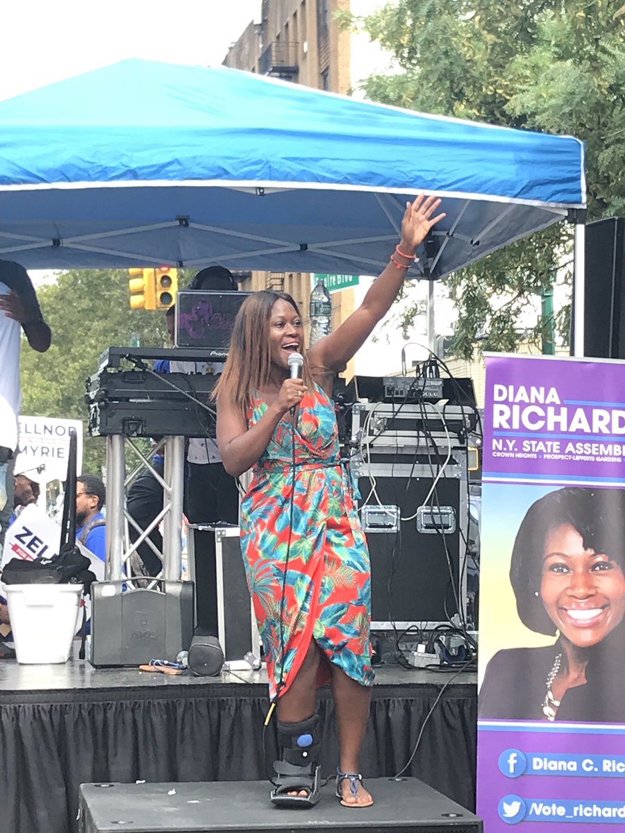 Mark_Caldeira's tweet photo. Neither cast nor cane can stop #SuperWoman Diana Richardson from playing hard, working hard and fighting for Central #Brooklyn
@Vote_Richardson
#CrownHeights #PLG #ProspectLeffertsGardens #LeffertsGarden #Wingate #EastFlatbush #Flatbush #CB9 #43AD #gentrification https://t.co/2ltM9GYYRp