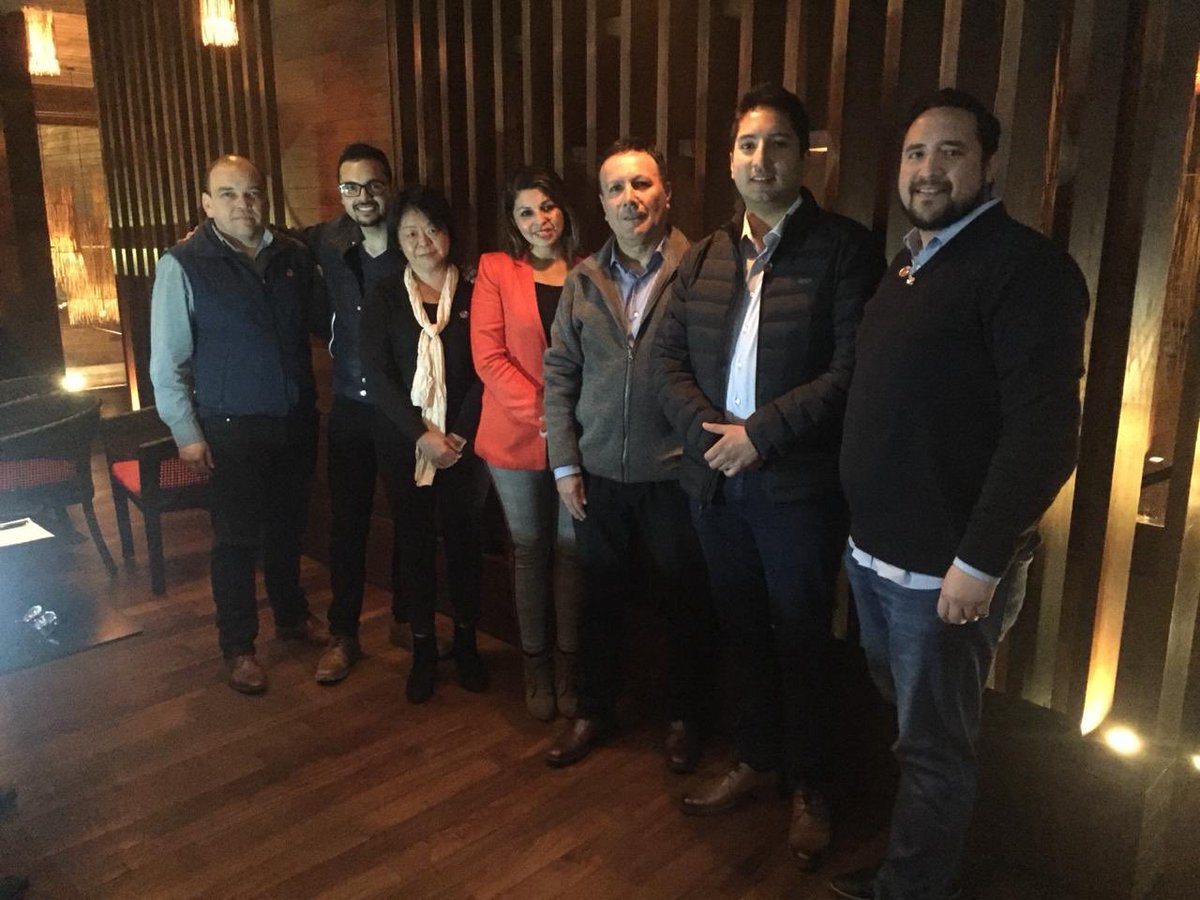 conciergechile's tweet photo. Del pasado Jueves, reunidos nuevamente, con 2 nuevos miembros Clefs d’Or y 2 nuevos integrantes de nuestra Asociación. Bienvenidos Francisco Cabrera y Jose Severino https://t.co/qhU0z0M7Xj