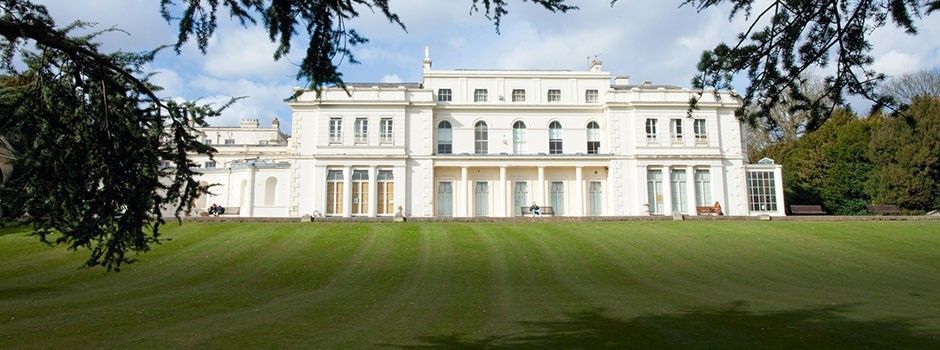 Chimni_Wiki's tweet image. Gunnersbury Park, between Chiswick &amp;amp; Brentford, a grand country estate, bought for the nation from the Rothschilds and opened to the public by Neville Chamberlain in1925.  It has one Grade II and one Grade II* listed Georgian mansions. @Gunnersbury1  #WestLondon #HouseMuseums