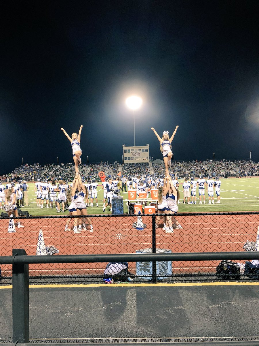 CheerTownship's tweet photo. Cheering on our favorite team! 📣💙🏈@MTFootball18 @MTSD_ATHLETICS #mtfootball #BTB #mtcheer #township #streaks #3-0 https://t.co/HGKMAMeGPb