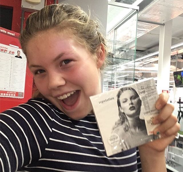 LoisSwiftie's tweet photo. Well well well look what taylor Swift let me do @taylornation13 https://t.co/O0u9JH2aFs