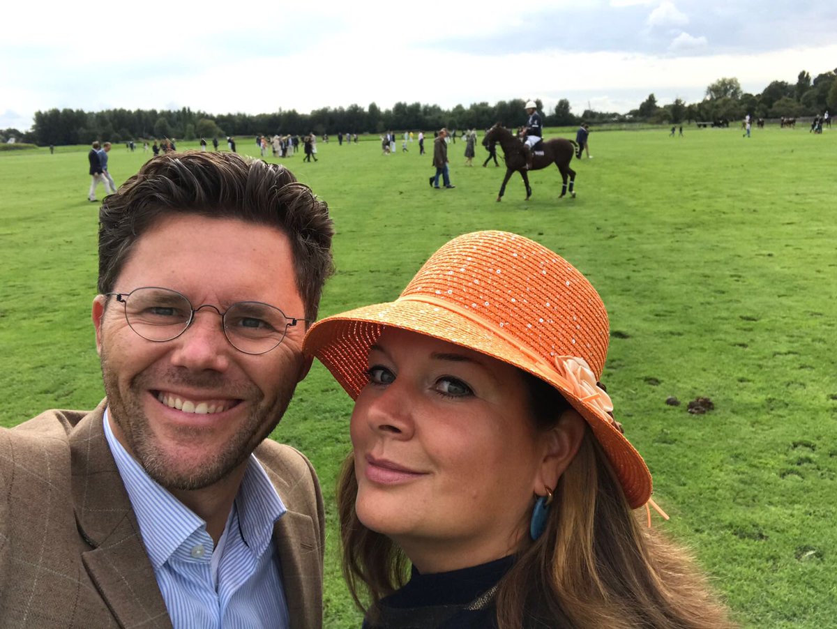 HollandCT_PT's tweet photo. Hartelijk dank voor de uitnodiging Flip @PROVADAre We genieten met ons hele gezin. #Vastgoed #PropTech #PROVADAFuture #Netwerken #PoloAanDeVecht2018 https://t.co/1CFApkRZB6