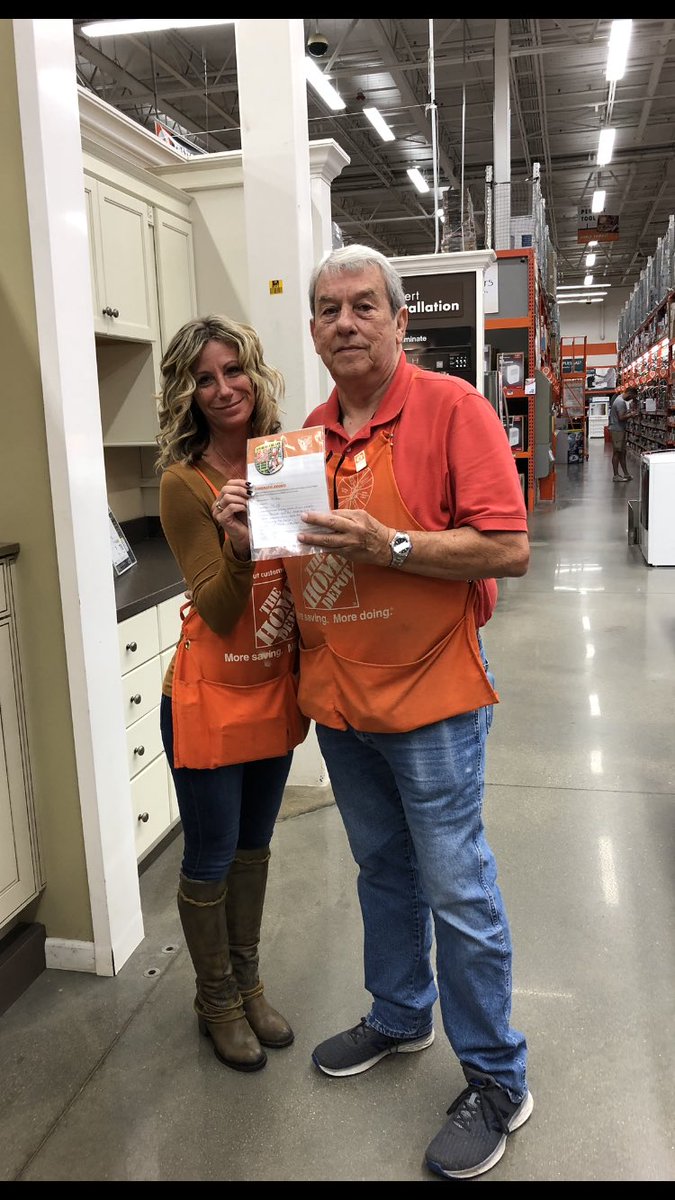 Mike was recognized for taking care of associates. 3828