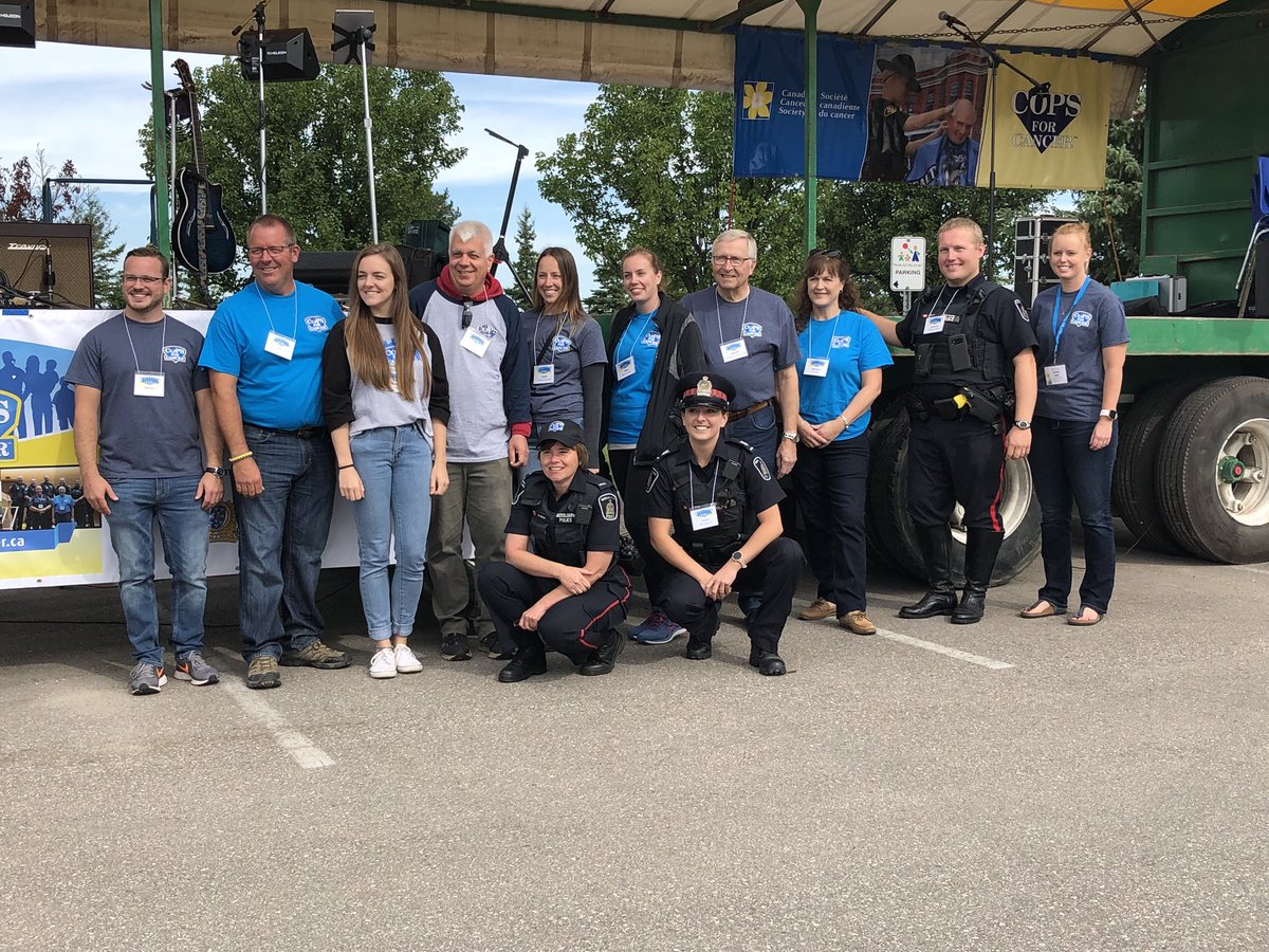 1075daverocks's tweet photo. The team from @Cops4CancerWR that made today possible! 👍🏾 up guys! You guys 🤘🏾! #Cops4Cancer https://t.co/k8g4jp9tV6