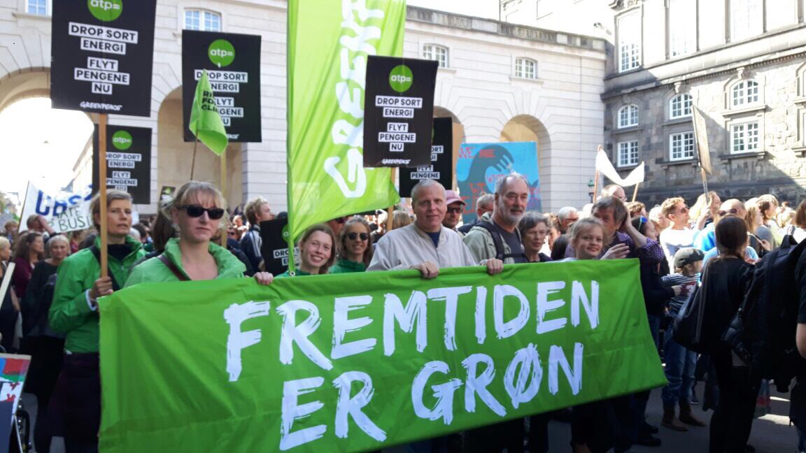 HHagbom's tweet photo. Today 15 000 people marched the streets of Copenhagen to #RiseforClimate. It was such an empowering experience to be part of. Thanks to all of you who came and showed that another world is possible, together we are unstoppable 💥💚 #GPNvol https://t.co/u3dQpvtKUO