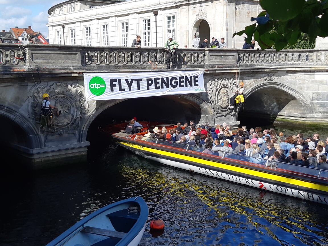 HHagbom's tweet photo. Today 15 000 people marched the streets of Copenhagen to #RiseforClimate. It was such an empowering experience to be part of. Thanks to all of you who came and showed that another world is possible, together we are unstoppable 💥💚 #GPNvol https://t.co/u3dQpvtKUO