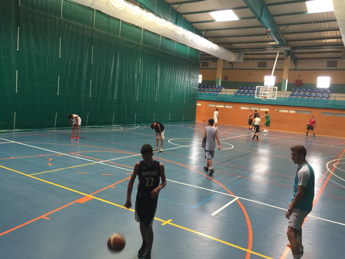 CBMollerussa's tweet photo. Entrenaments de la tarda #stageLa https://t.co/Bn0c5RqOKB