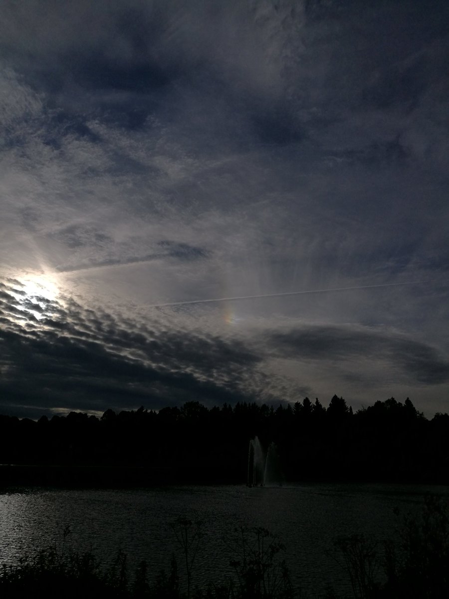 planespotter22's tweet photo. Schöner Miniregenbogen oder wie nennt man das @Kachelmannwettr @Kachelmann ?🤔 :) #bocksberg https://t.co/Vnzwt84d45