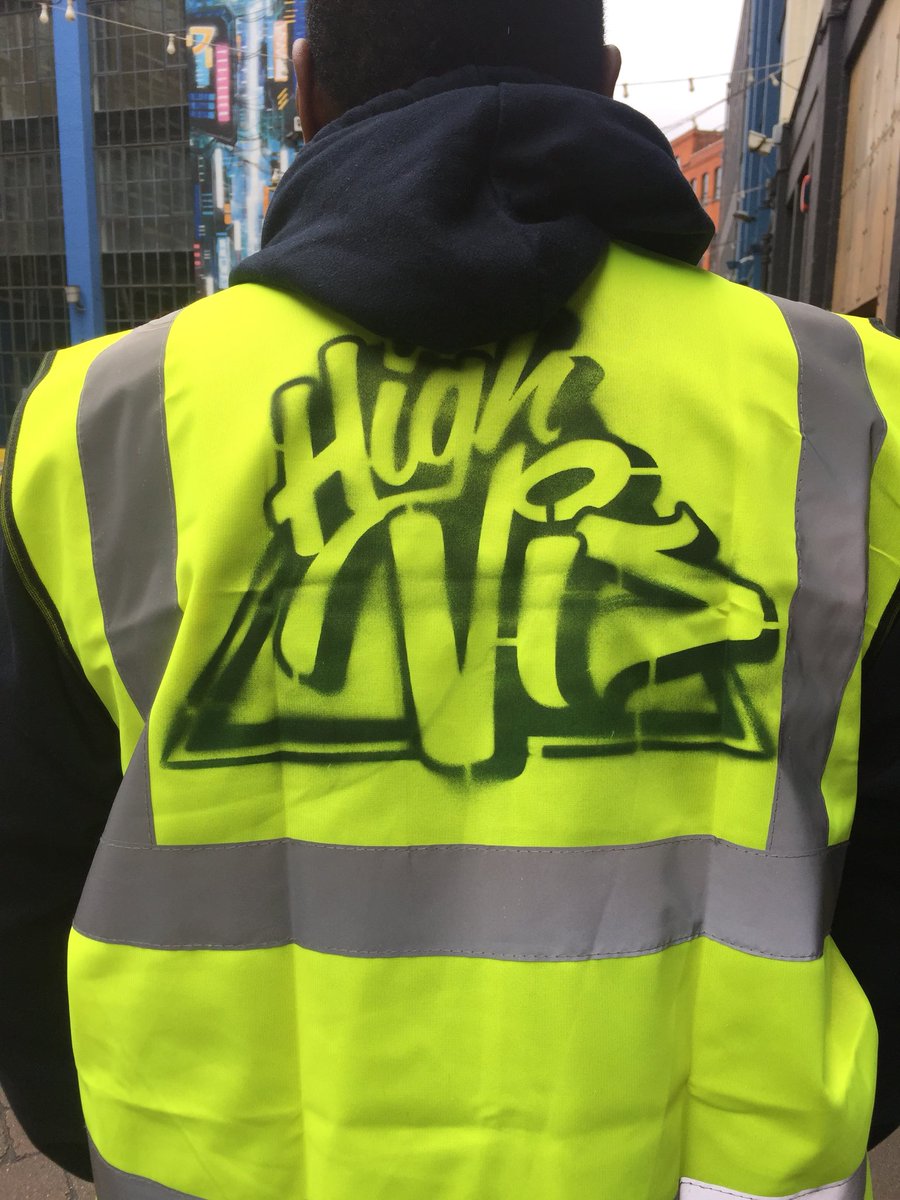 BrumNotesMag's tweet photo. Super vibes @highvisfest in Digbeth today; so much great live graffiti, music, breakdancing and cool traders across @custardfactory today - on until 8pm #hivisfest #birmingham https://t.co/7pkvjOrY9V