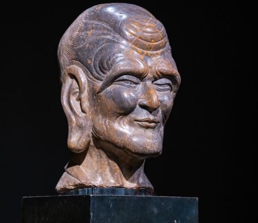 Sothebys's tweet image. Our #NYC galleries are now open and brimming with Chinese paintings and works of art in advance of the upcoming #AsiaWeek auctions. Swing by this weekend to see the dazzling array of ceramics, bronzes, paintings and more on view! #SothebysAsianArt bit.ly/2Nt7ts6