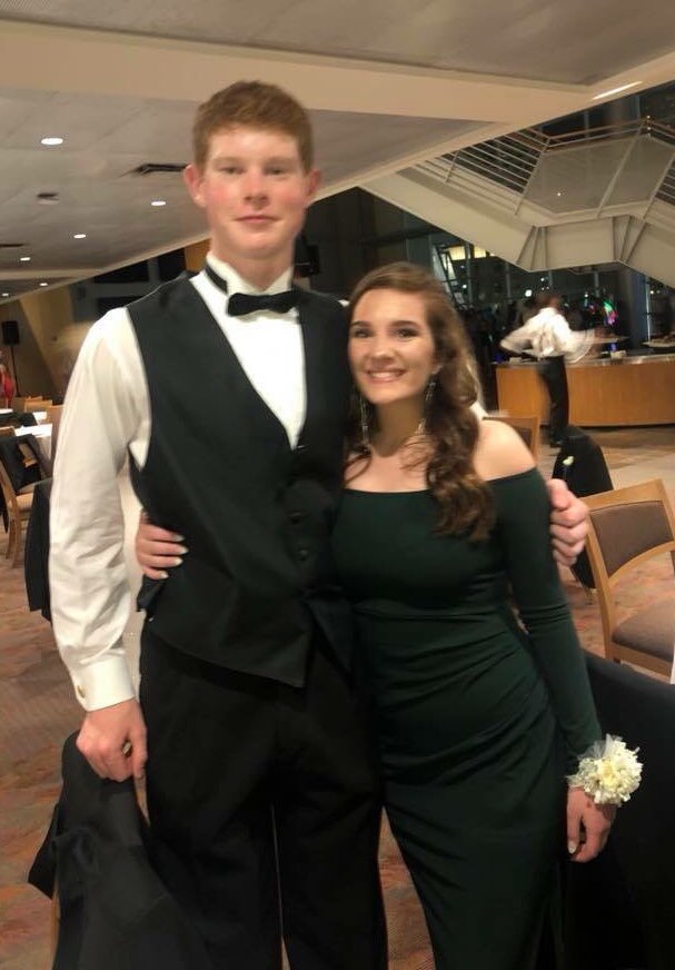 thelen_paul's tweet photo. Happy bday to my day 1!!! @bmbeck00 Have a great day Bridget💯 https://t.co/BlgOOcp2eD