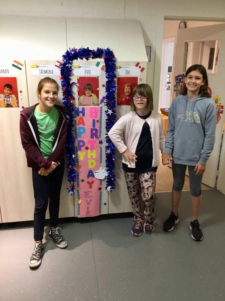 zmajcek27's tweet photo. #Friendships! When your classmates wake up early, come to school early (before buses) to decorate your locker because it's your #birthday ! #inclusion #truefrienships #esils #bestbuddies https://t.co/pCqLdl04Ot