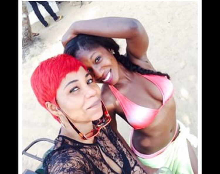 Abisola_kongat's tweet image. I’m jst here thinking bout my sister, I miss u so much Adetayo Omoba, my sofo mate, lol distance cannot even stop us from doing amebo, I miss u @talktotoks #issathrowback #formerbikinibody