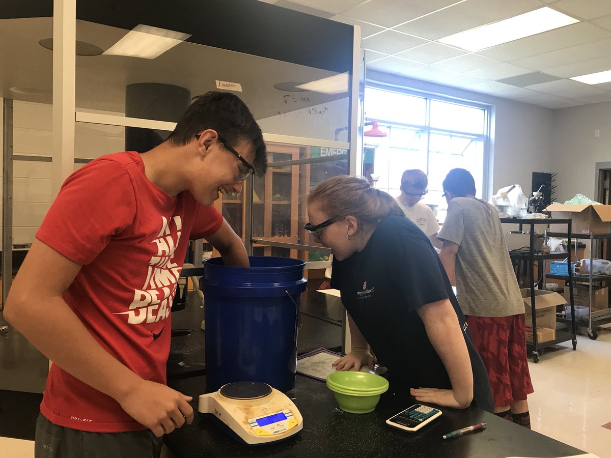 BuckScienceRNR's tweet photo. Simple phenomena + Claim/Evidence/Reasoning = Deeper Understanding. #NewtonsLaws @KCS_Robinson @sciencediva00 https://t.co/LE3qKnV2iT