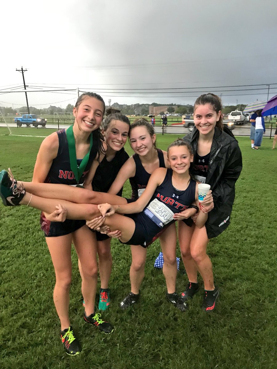 jrichardsNORTH's tweet photo. Today was about effort ... and of course we managed to have fun in a little rain 😂🤷🏼♀️💙🧡🐶 #mnhsxc #nodaysoff https://t.co/n0qPmP5mil